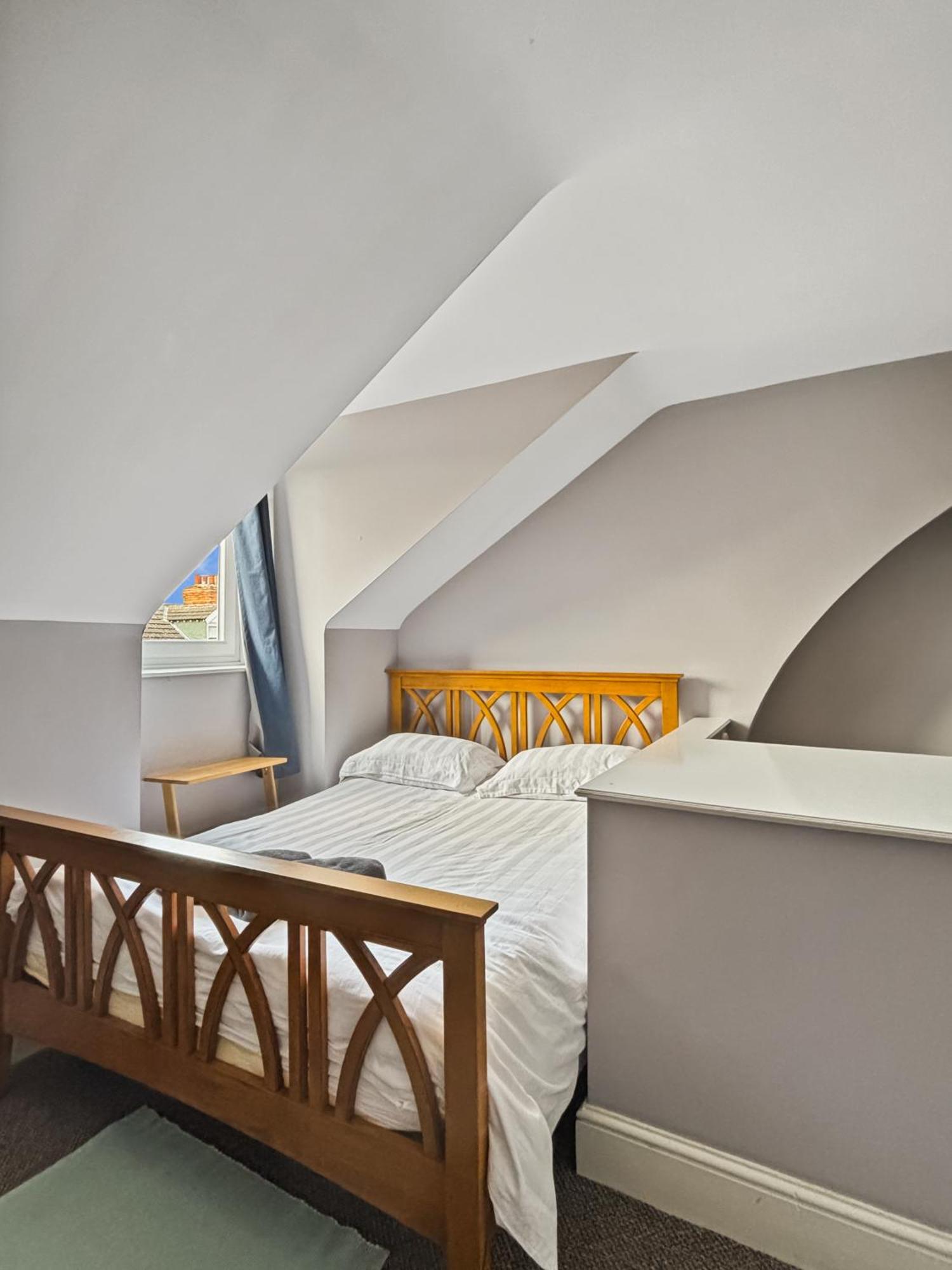Amaya Five - Newly Renovated - Very Spacious - Sleeps 6 - Walking Distance To Town Centre - Grantham Exterior photo